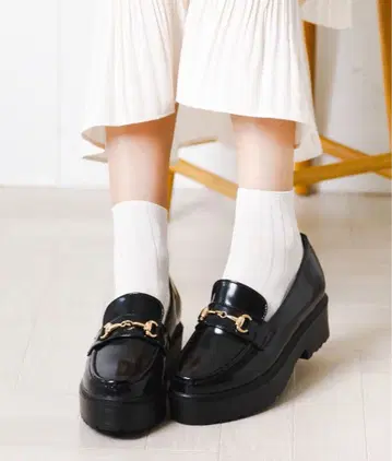 attagirl 통굽 비트 디자인 로퍼