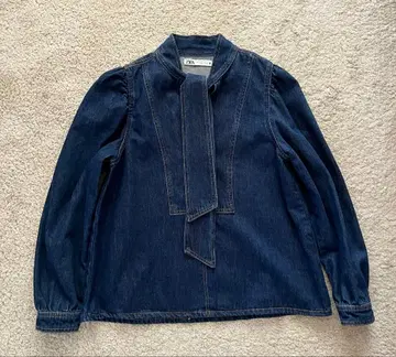 새상품급 ZARA 보타이 리본 데님 블라우스 다크 블루 긴팔 S