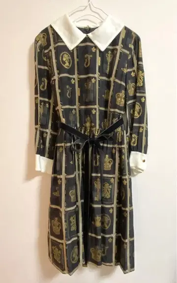 제인 마플 로얄 라이브러리 책장 원피스