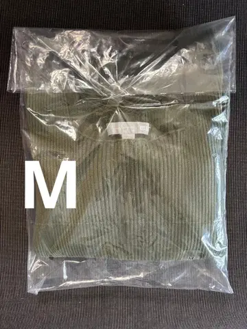 UNIQLO 마메쿠로구치 콜라보 3D 리브 스퀘어넥 스웨터