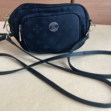 새상품급 ] 러셋 미니 숄더백 블랙 모노그램