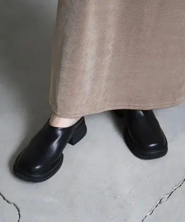 [미사용 새상품] 셀렉트 모카 페이크 레더 슬라이드 슈즈 S 블랙