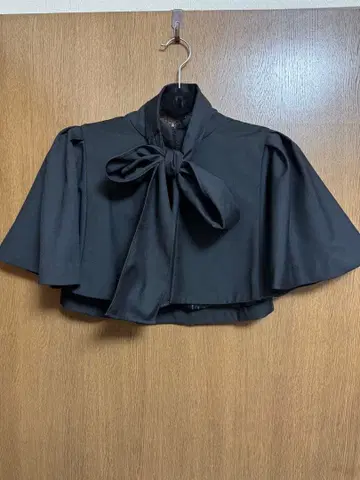 Sheglit 리본 클래시컬 케이프