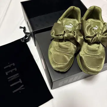 PUMA FENTY by rihanna 푸마 스니커즈 22.5