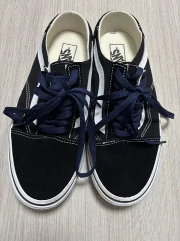VANS 슬립온 스타일 스니커즈