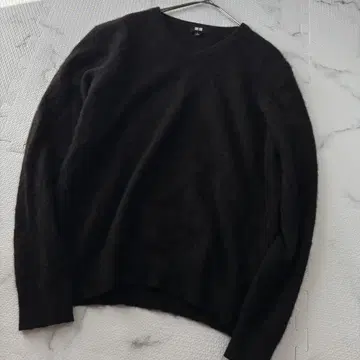 새상품급 유니클로 UNIQLO 캐시미어 100% 블랙 스웨터 L