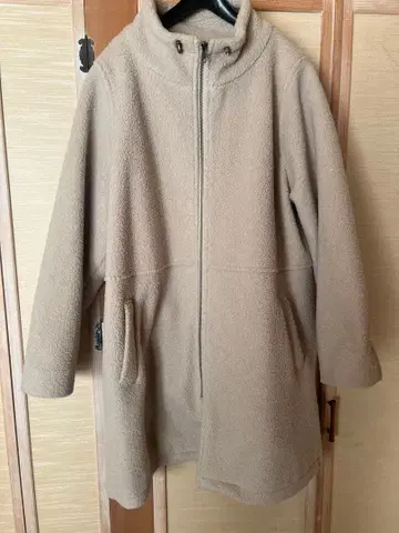 알파벳 보아 롱 코트