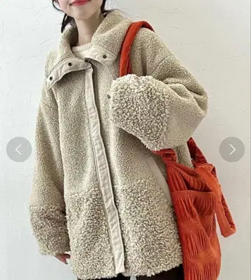 니코앤드  절개 보아 자켓 베이지 M 사이즈