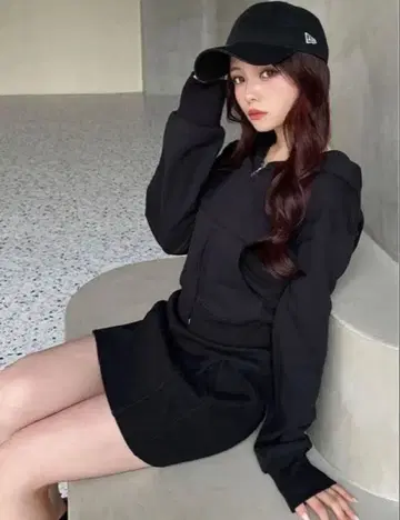 RESEXXY 프론트 지퍼 크롭 후드티 컷 리브 코르셋 스커트 블랙