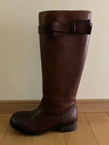모스키노 브라운 가죽 리본 포함 롱 부츠 새상품급