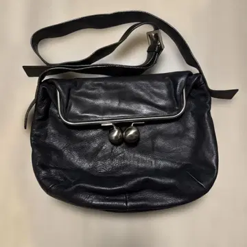 kawakawa 블랙 가죽 숄더백 가마구치