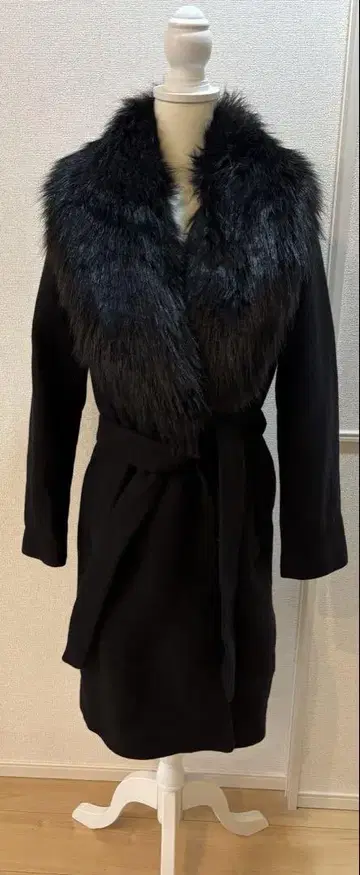 ZARA 퍼 달린 블랙 롱 코트