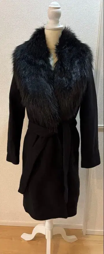 ZARA 퍼 달린 블랙 롱 코트