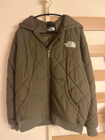 THE NORTH FACE 올리브 그린 다운 자켓