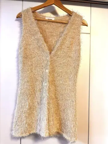 MIESROHE 베이지 V넥 베스트
