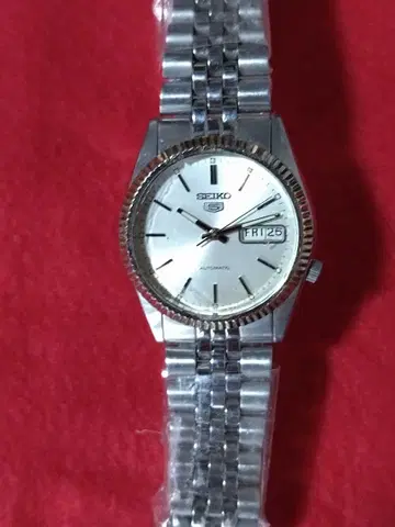SEIKO 5 세이코 파이브 뒷면 투명 자동 태엽 플루티드 실버 손목시계