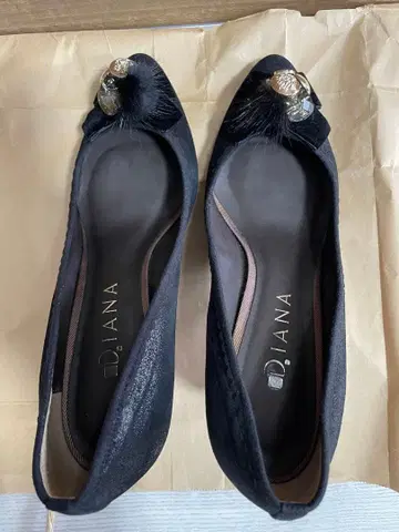 DIANA 블랙 펌프스 25cm