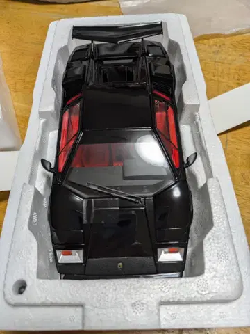 Lamborghini Countach LP 5000 블랙
