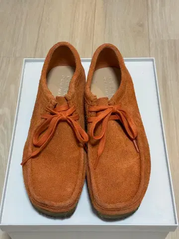 오렌지 스웨이드 모카신 신발