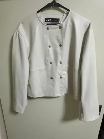 ZARA 화이트 더블 버튼 자켓