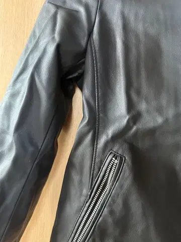 블랙 가죽 자켓
