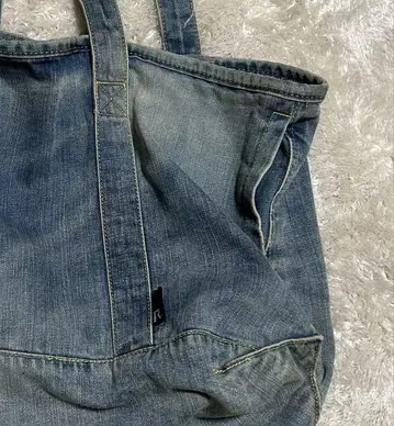 R 데님 토트백 내부 포켓 겨드랑이 포켓 깊이