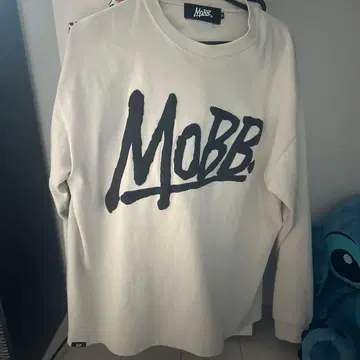 MOBB 화이트 맨투맨 M 사이즈