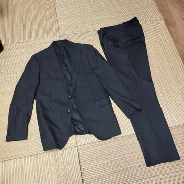 블랙 스트라이프 비즈니스 정장
