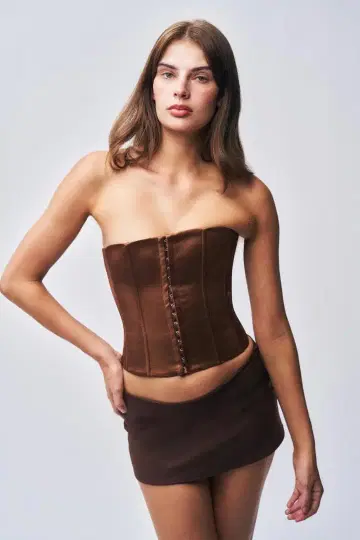 Danielle Guizio 다니엘 귀지오 미니 스커트