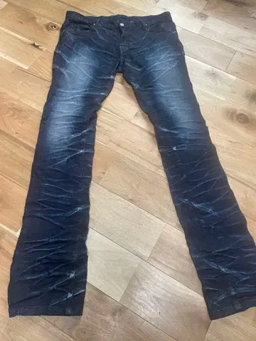 토네이도 마트 인사이드 필 하이브리드 컷 데님 LL