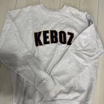 케보즈 Keboz x 프리크스 빅 실루엣 맨투맨 입체 로고 자수