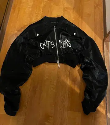 OUTSIDERS 크롭 자켓 블랙