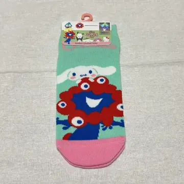 미야쿠미야쿠 시나몬 산리오 양말 시나모롤 오사카 만박