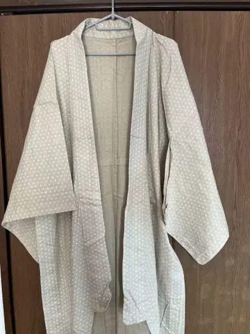 베이지 물방울 패턴 기모노