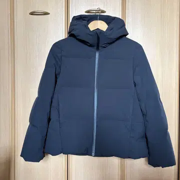 UNIQLO 블랙 심리스 다운 파카 S 사이즈
