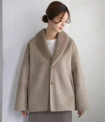 어반 리서치 도어스 숄카라 무스탕 코트