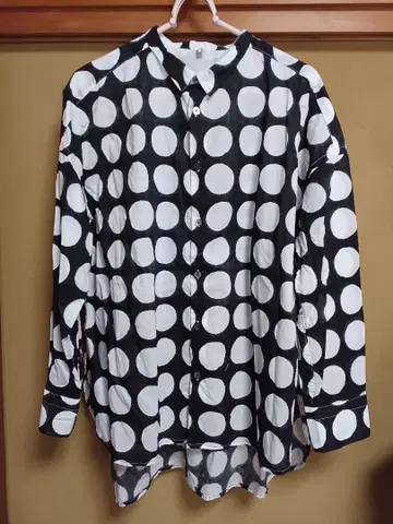 놉 드 노드 손그림 염색 도트 패턴 블라우스 아트