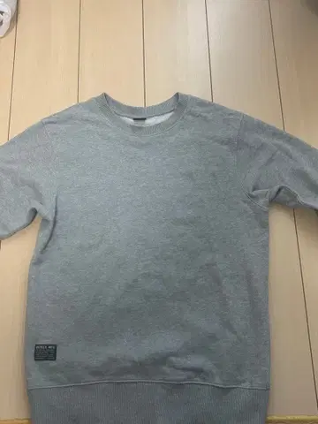 AVIREX 스카이 퀸 B-32 맨투맨