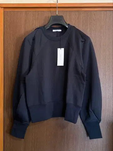 새상품 60% off Pheeny 턱 슬리브 맨투맨 셔츠 네이비