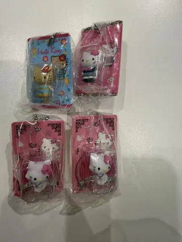 헬로키티 가챠가챠 4개 세트