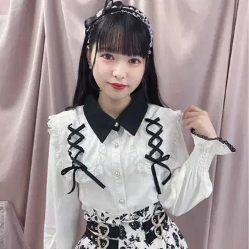ROJITA 배색 레이스업 BIG 카라 블라우스