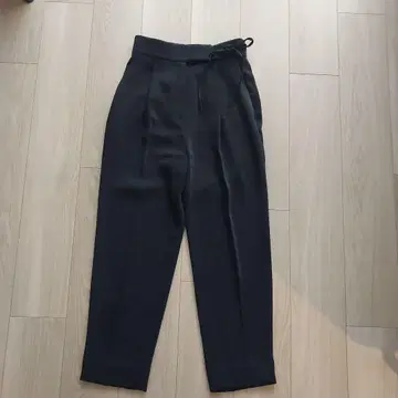COS 블랙 슬랙스 EUR 32