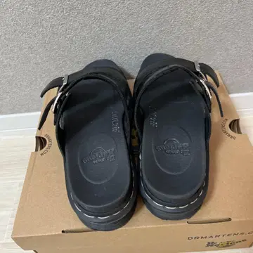 닥터 마틴 블랙 샌들