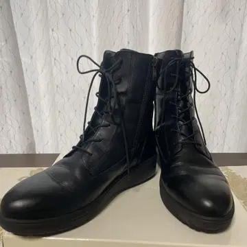 천연 가죽 블랙 레이스업 부츠