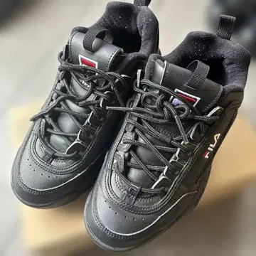 FILA 블랙 스니커즈 23.5