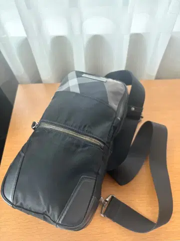 BLACK LABEL CRESTBRIDGE 바디백 블랙/그레이