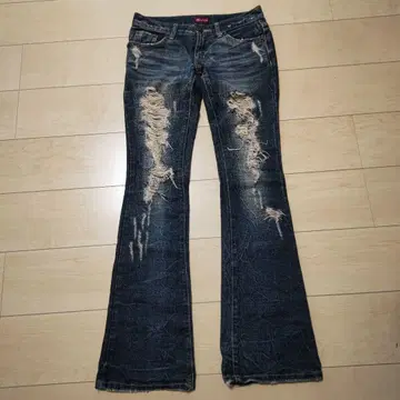 MARAXIA 데미지 부츠컷 데님