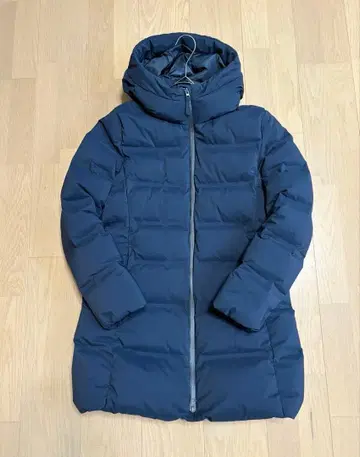 UNIQLO 심리스 다운 숏코트 블랙 여성용 M