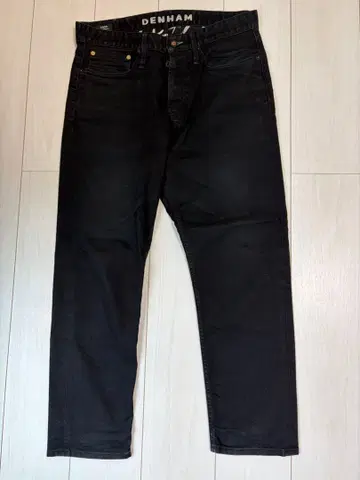 DENHAM 블랙 데님 팬츠 저밑위 크롭