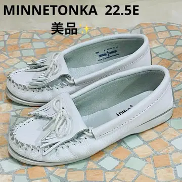 새상품급 미네통카 MINNETONKA 프린지 달린 모카신 가죽 22.5E